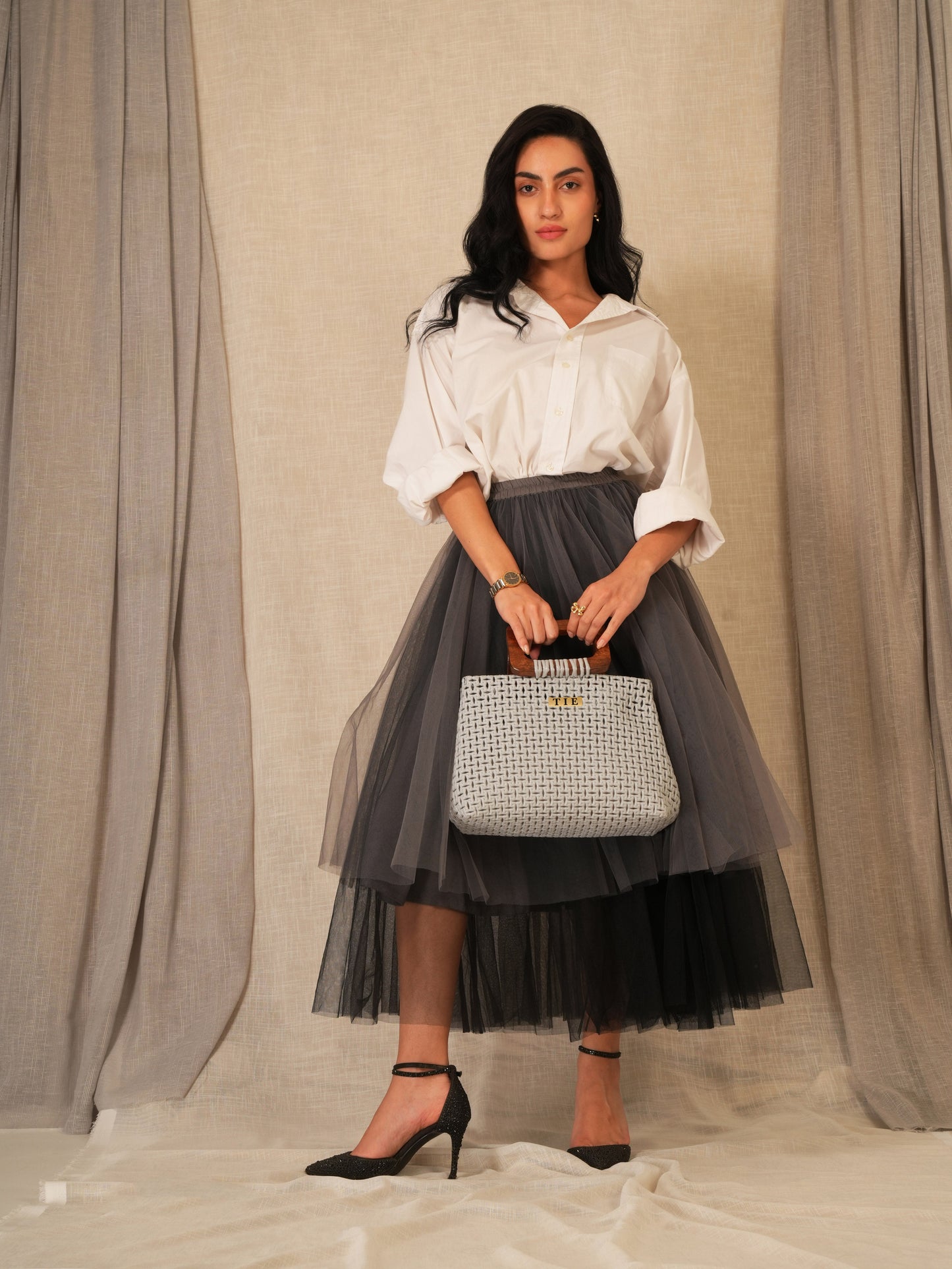 D-Clasp Grey Wire Bag