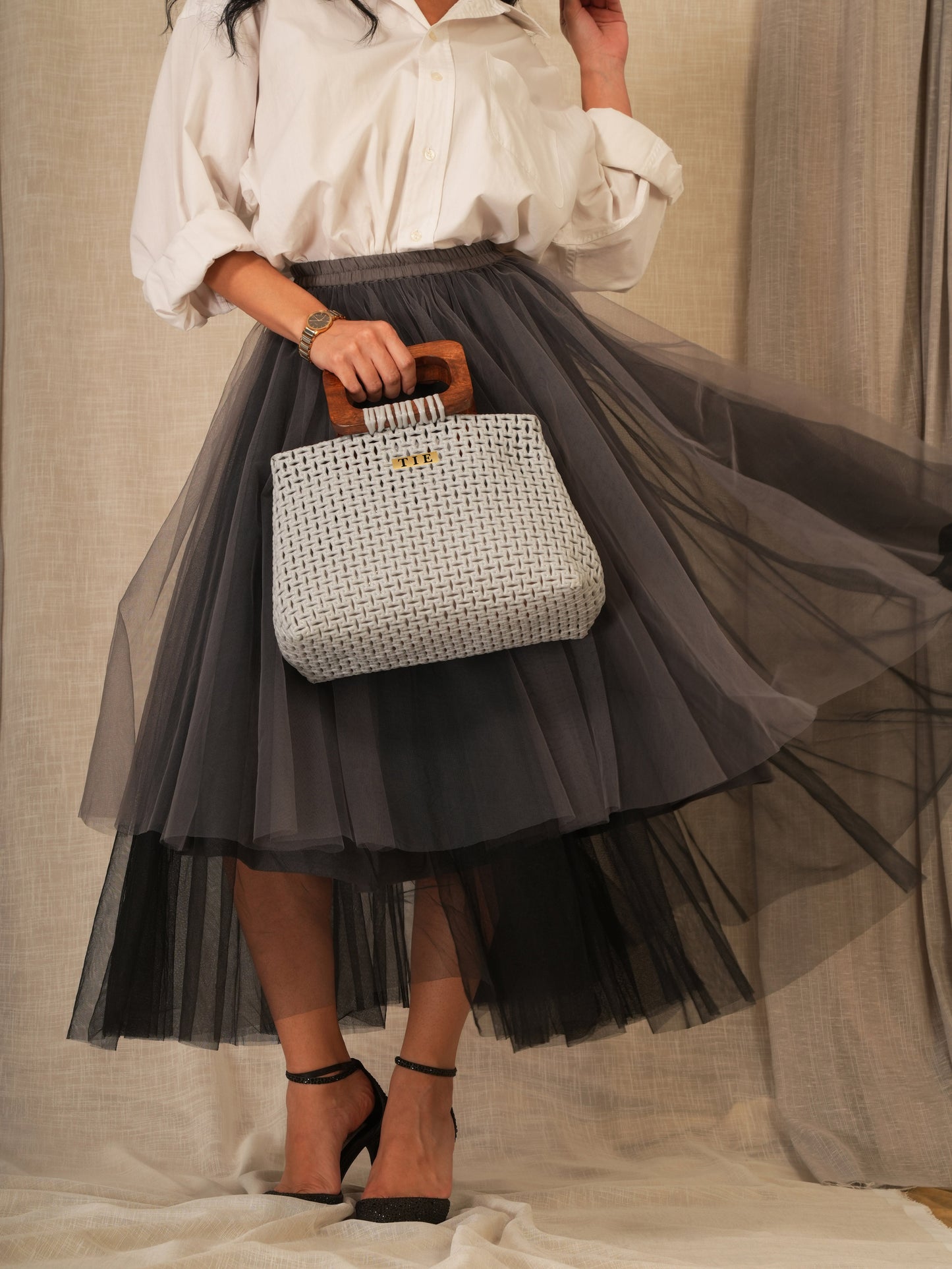 D-Clasp Grey Wire Bag